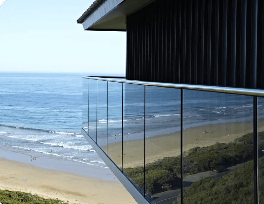 glass-railing-deck-with-360-view